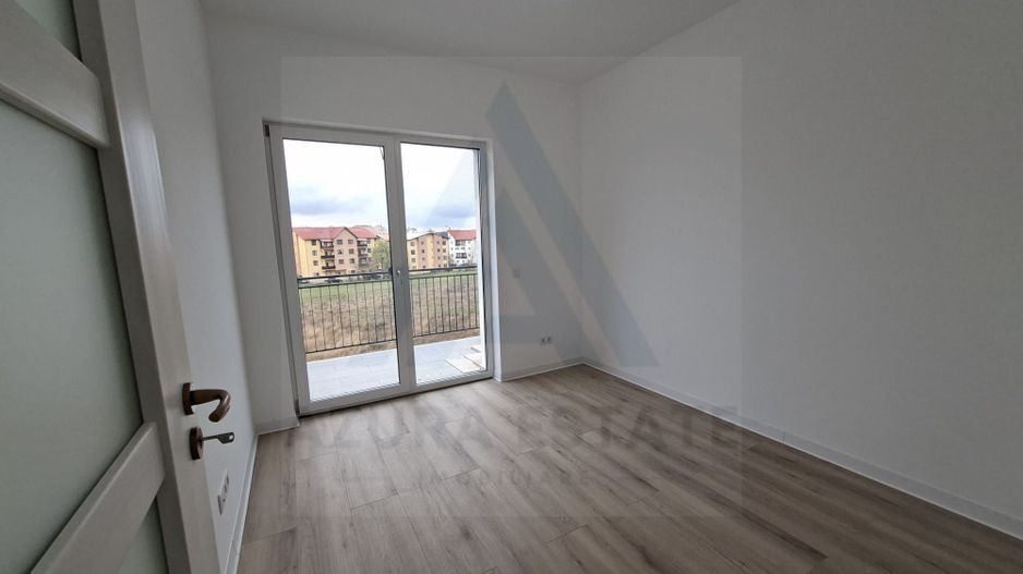 Apartament 3 camere 2 bai terasa curte si 2 locuri de parcare Selimbar - Poză 6