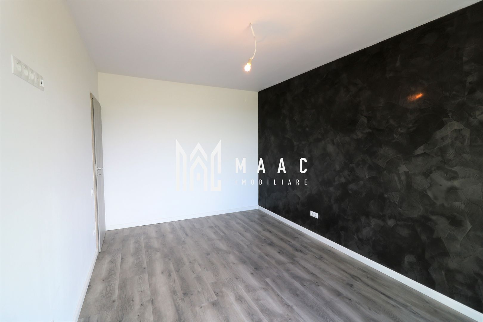 Apartament 3 camere | 2 Bai | Decomandat | Lift | Zona Vest - Poză 1