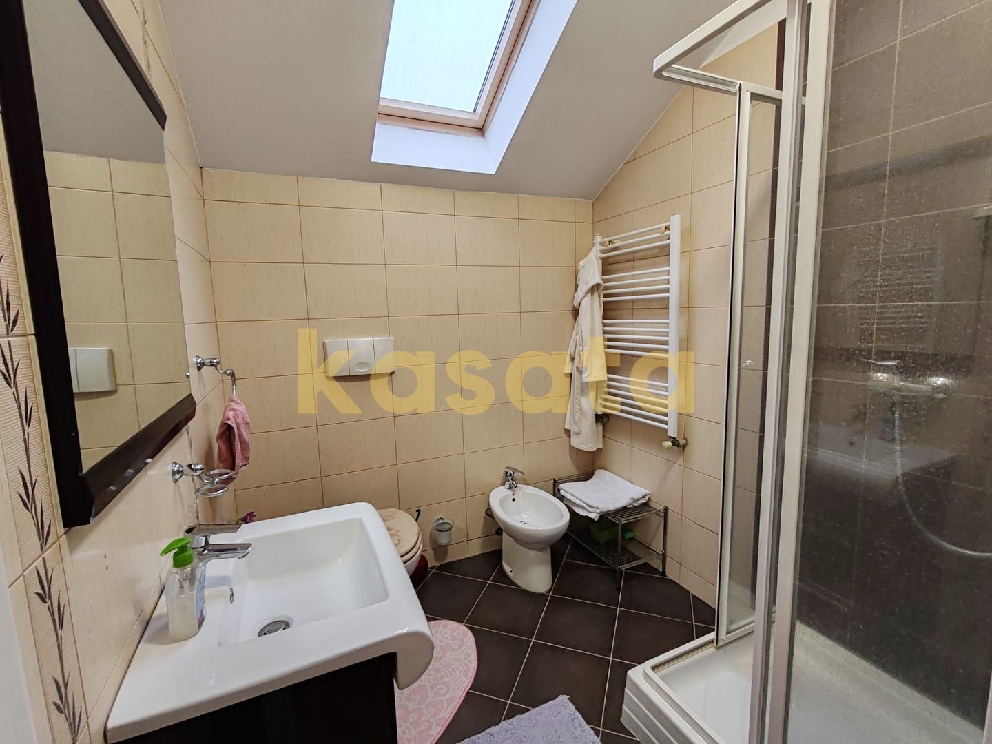 Vila care redefinește echilibrul între rafinament, spațiu și liniște - Poză 48