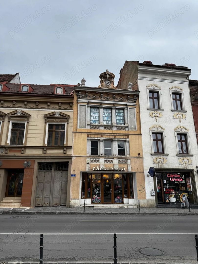De vanzare apartament in Piata Sfatului - Poză 1