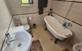 Casă deosebită, cu 5 camere, cu teren de 1132 mp – Cisnădioara - Poză 21