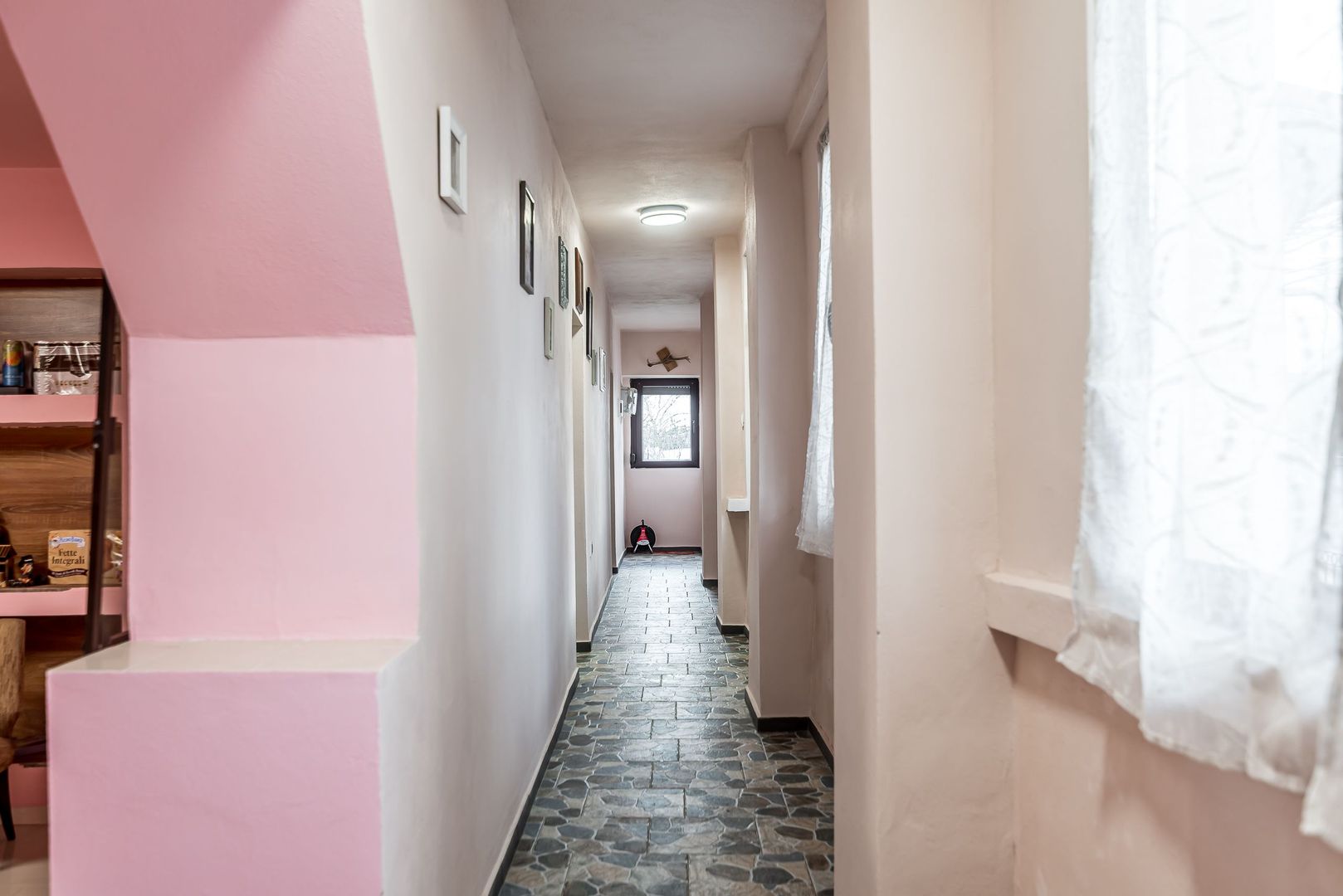 Casă în Vinga – restaurată Integral 2025 | 3 camere | teren generos - Poză 4