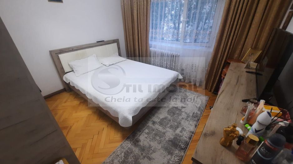 Apartament 3 camere decomanadat, etaj 2/4, zona Cug, 128.000 Euro - Poză 2
