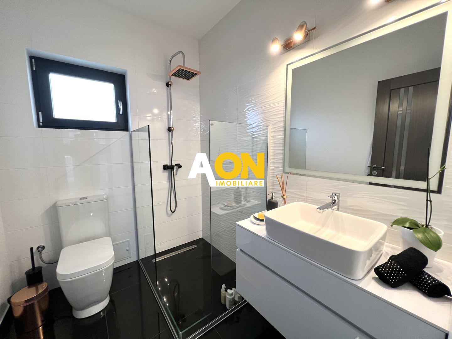 Casa individuala superfinisata, 3 camere, 2 bai,  500mp teren - Poză 8