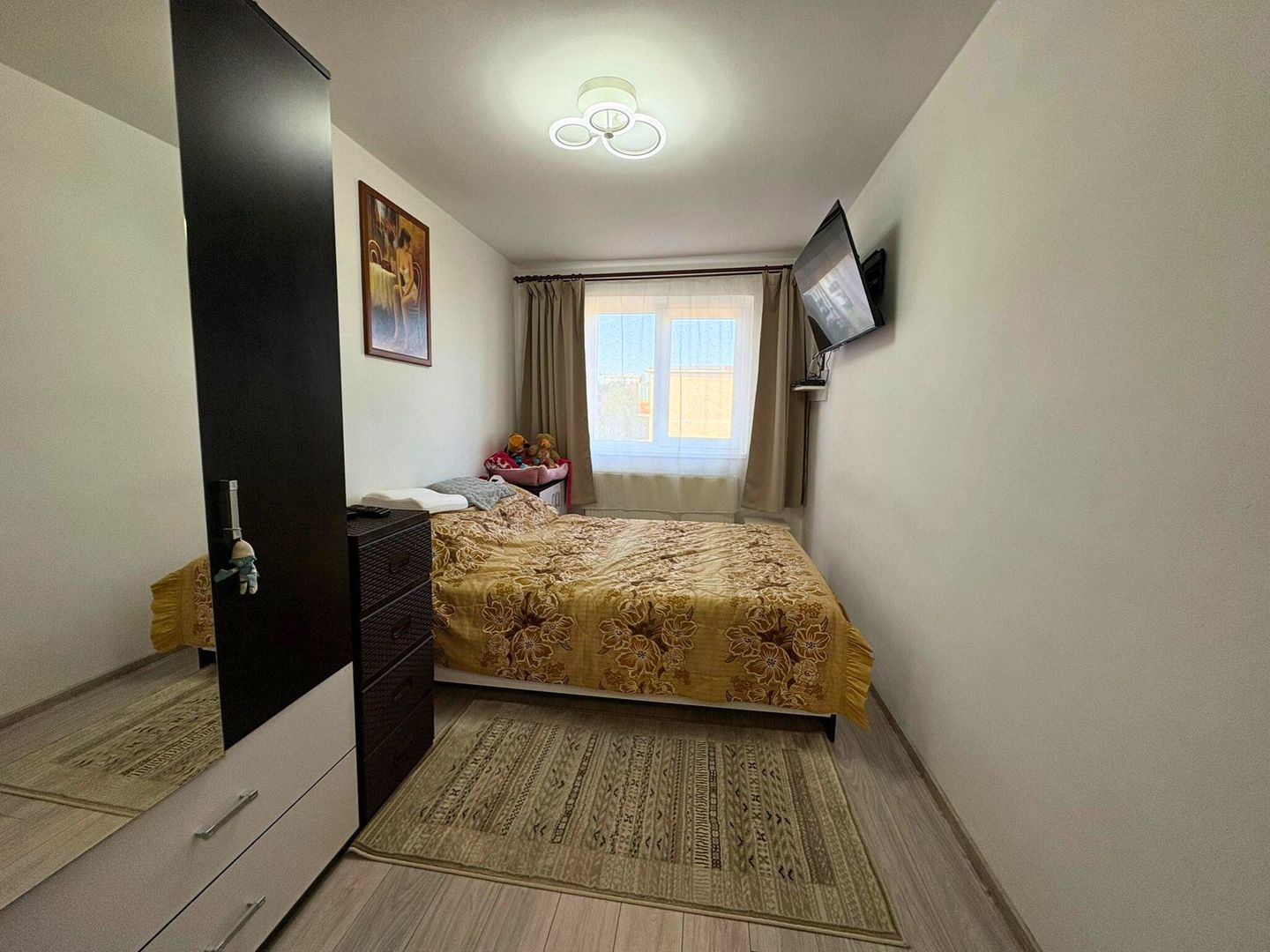 Apartament 2 camere decomandat zona Simeria (lângă piața Dolar) - Poză 4