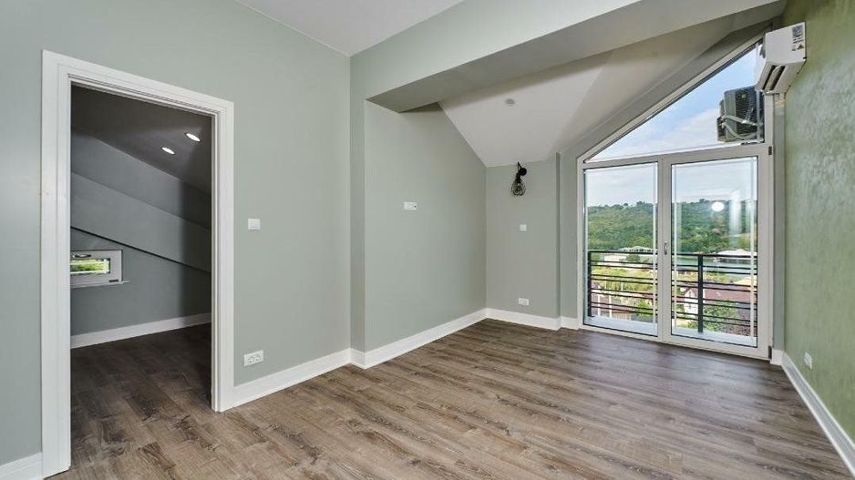 Casa noua de vanzare in Iasi, zona Sorogari, cu vedere catre lac. - Poză 6