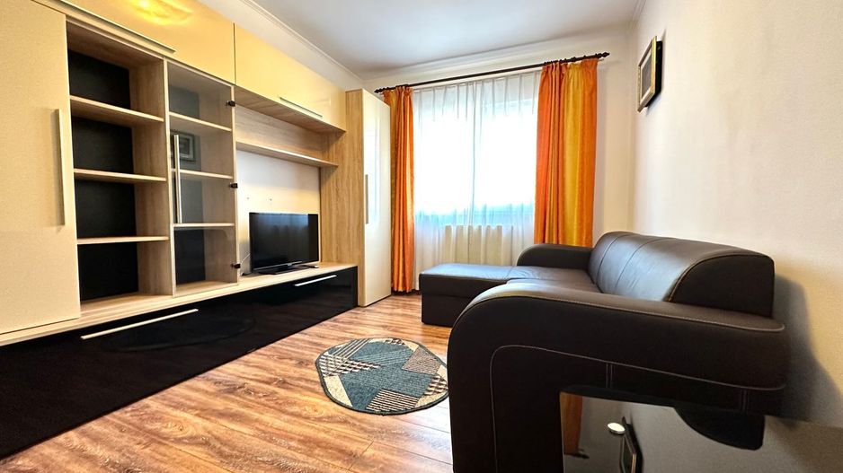 Apartament 3 camere zona Tractoru cu loc de parcare si boxa - Poză 2