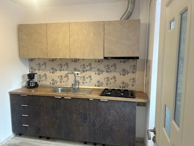 Inchiriere casa  6 camere 3 bai curte libera 180mp, zona Crangasi - Poză 4