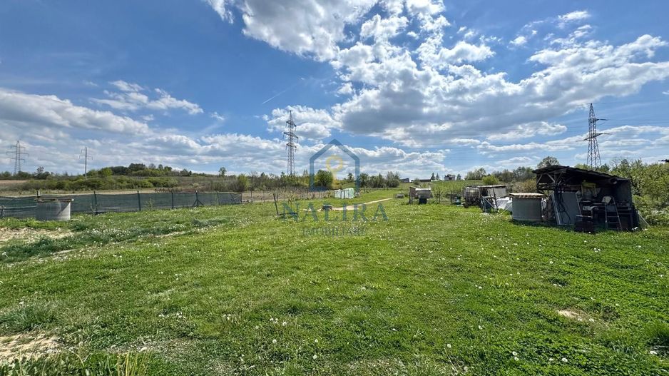 Casa de vanzare cu 14 Ari teren - Lapusel - Poză 19