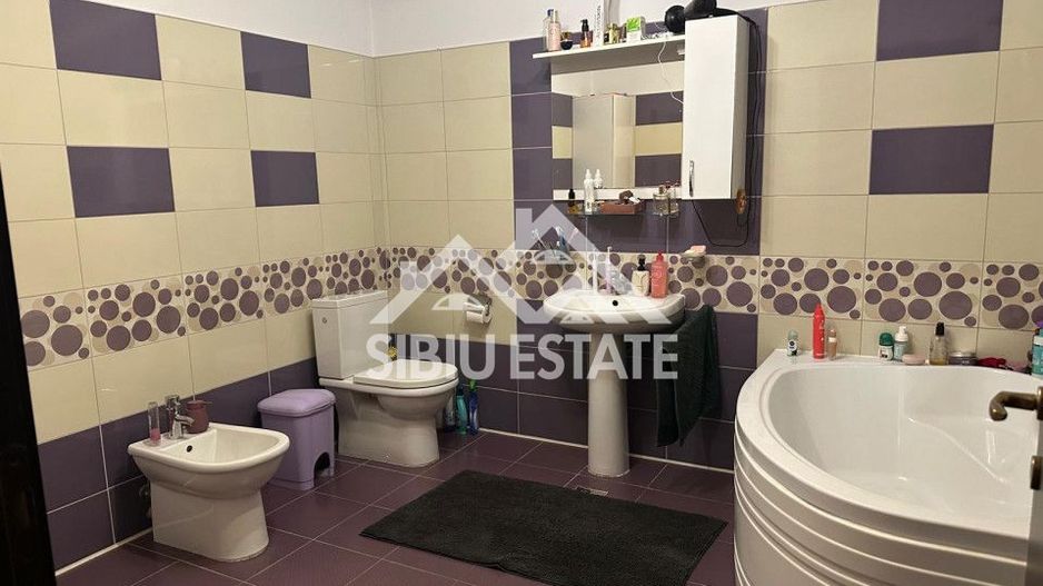 Casa tip duplex 5 camere 350 mp teren terasa cu zona gratar si pivnita - Poză 15