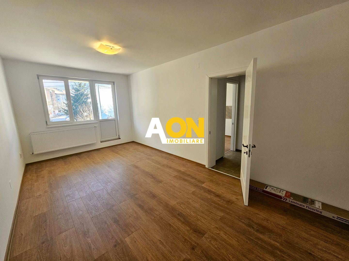 Apartament cu o camera, 40 mp utili + balcon 10 mp, etaj 1, Cetate - Poză 1
