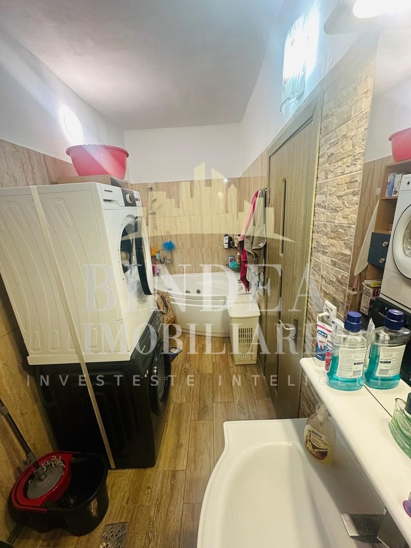 Casa pe principala in Giarmata  737mp teren - Poză 8