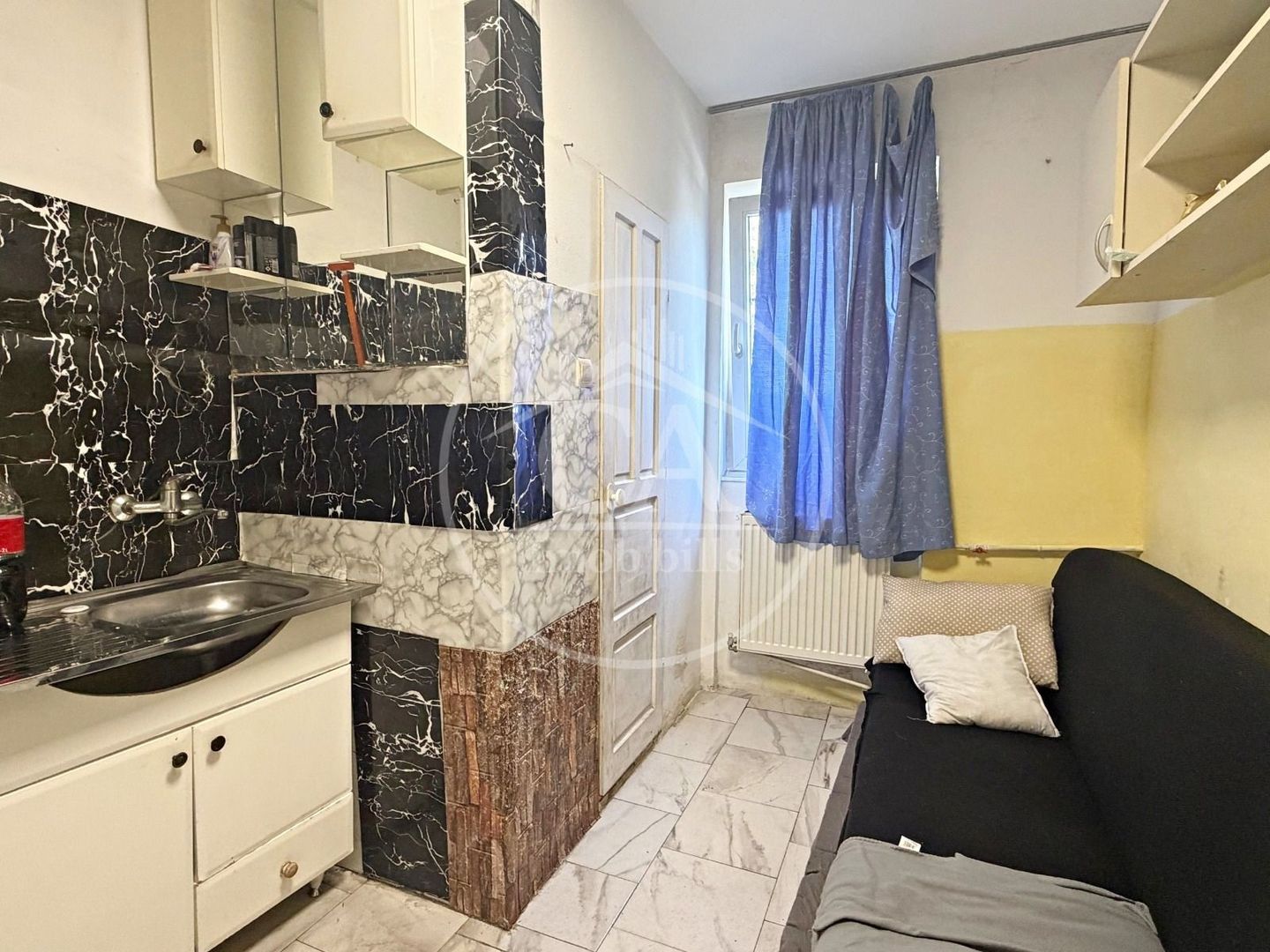 Garsonieră de vânzare,  zona Rogerius - Poză 1