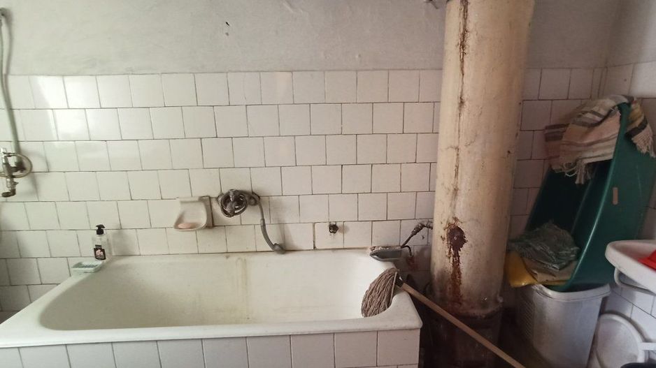 Casa cu teren generos | front 24.5 m - Poză 9