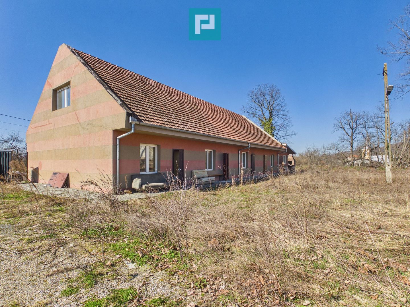 Casă cu 8 camere pentru investiții în Maciova CS - Poză 21