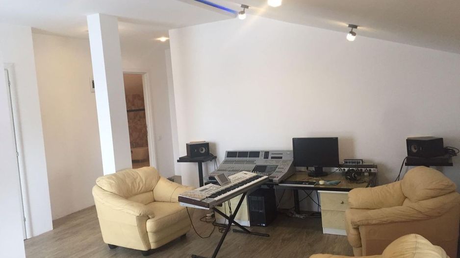 Vila spatioasa de inchiriat | 5 camere| costuri mici la intretinere - Poză 10