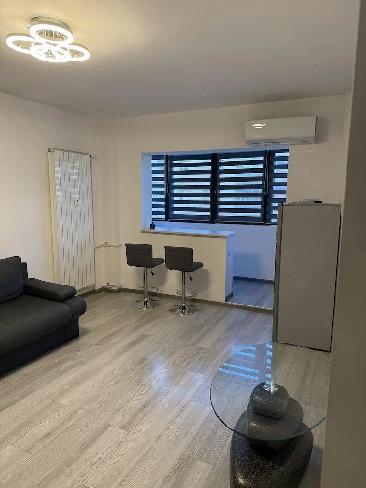 De Inchiriat Garsonieră Transformată în 2 Camere |  Parcul Tineretului - Poză 2