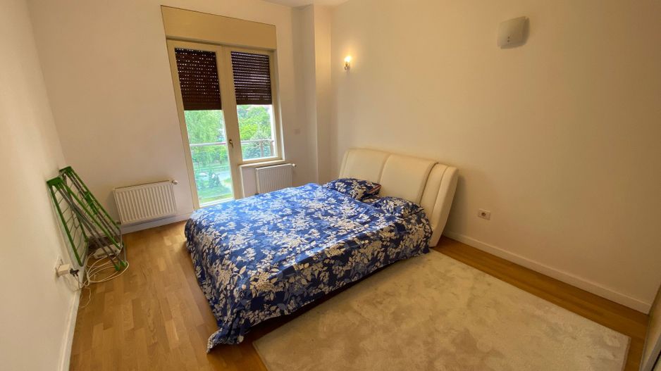 Spatios si modern cu garaj subteran - Poză 13