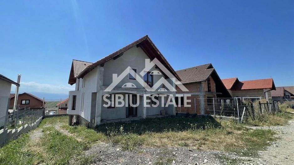 Casa Individuala in Sura Mare 5 camere, - Poză 2