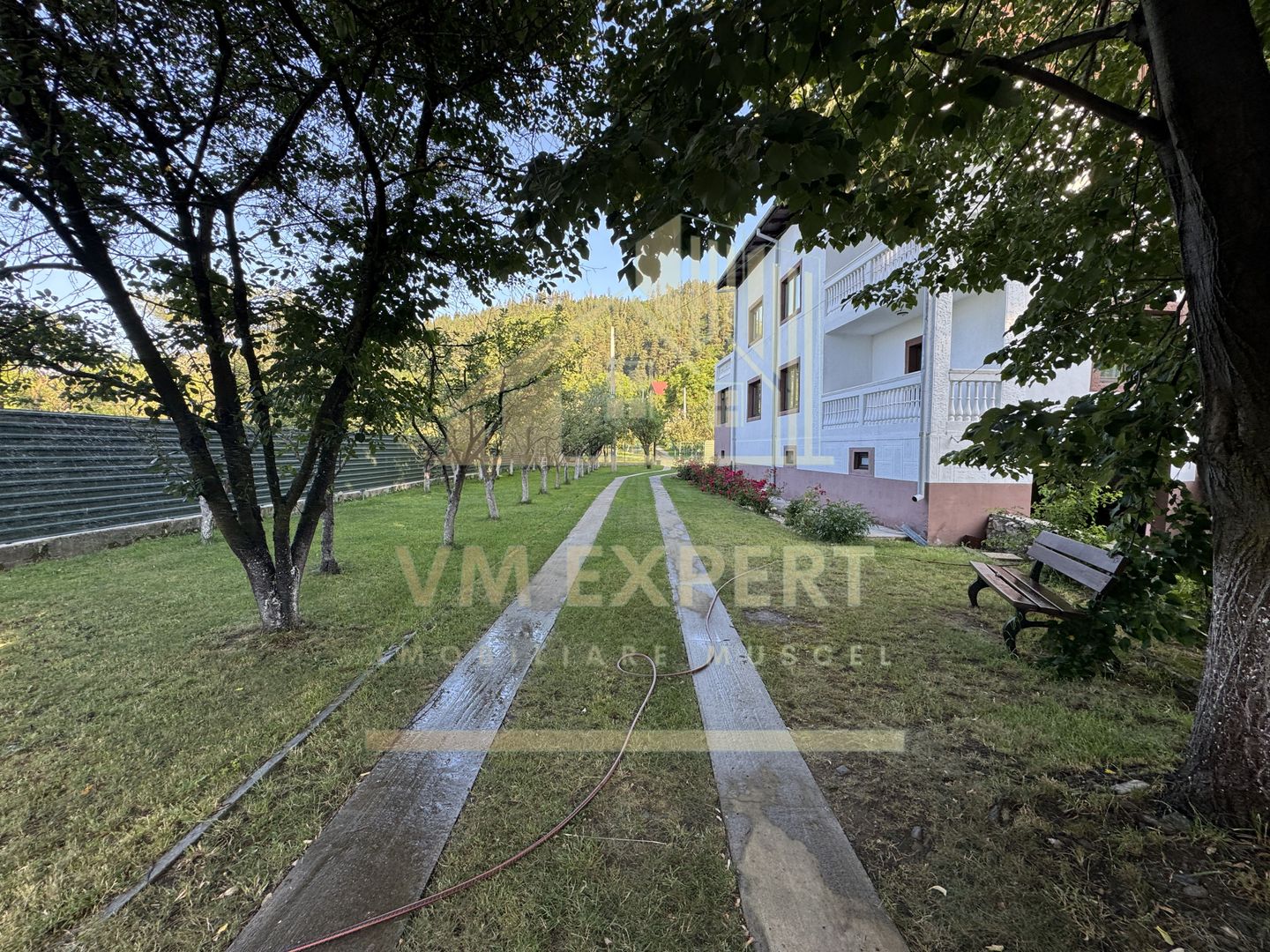 VILA S+P+E-306 MP, TEREN 2078 MP, CAMPULUNG - Poză 66