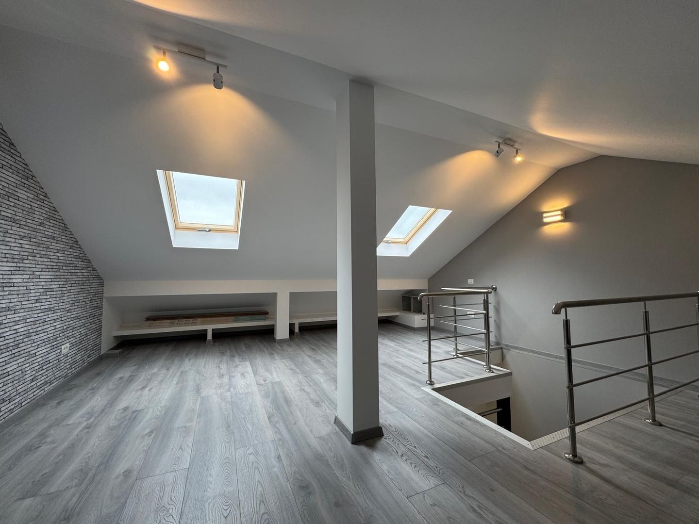 Vila noua cu mansarda Cosmopolis - Poză 21