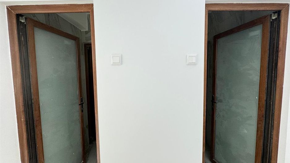 Spatii comerciale moderne de inchiriat, in cladire recent renovata - Poză 21