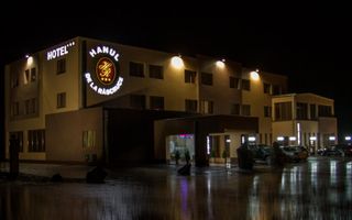 Hotel*** Hanul de la Răscruce - Poză 1