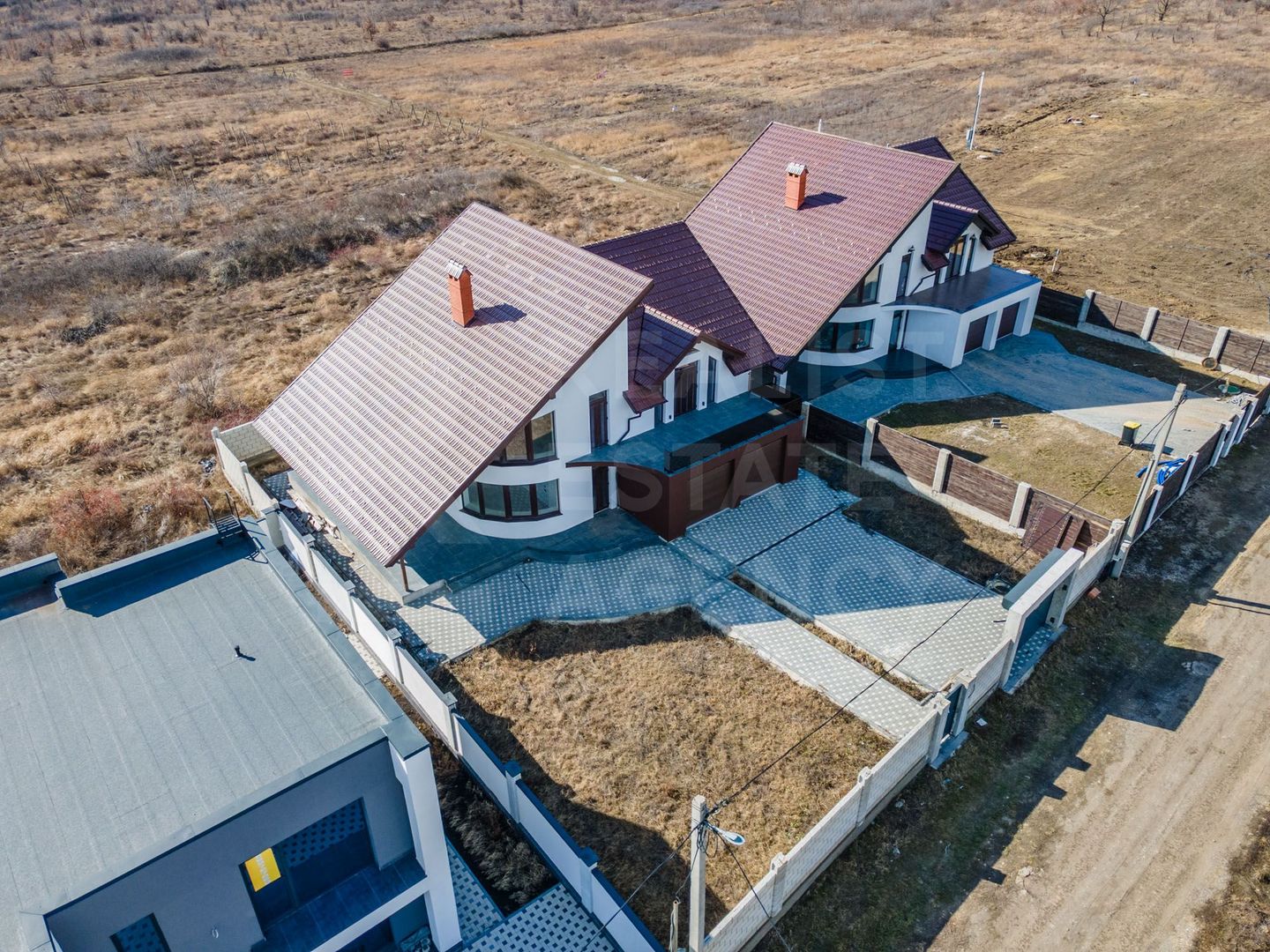 Vânzare, casă,  in 2 nivele, Poiana Domneasca. - Poză 2