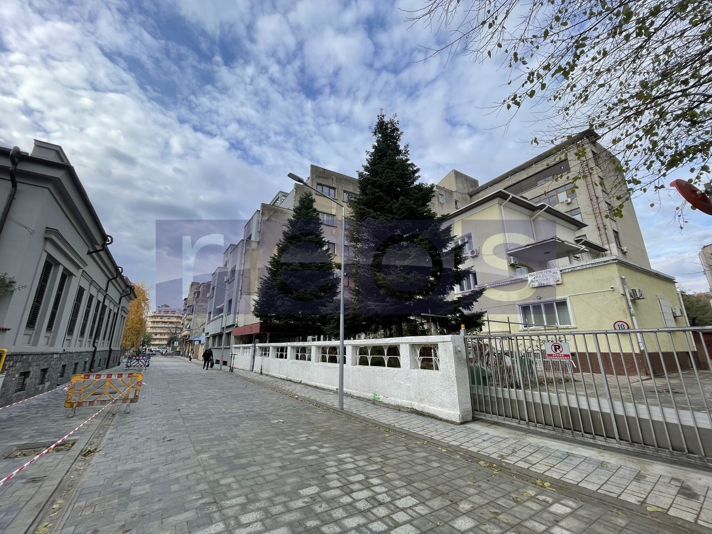 OPORTUNITATE DE INVESTIȚIE | CLĂDIRE BIROURI + PARCARE | 3700 MP | ULTRACENTRAL - Poză 1