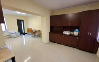 SAD cu locuri de parcare in fata casei - Poză 18