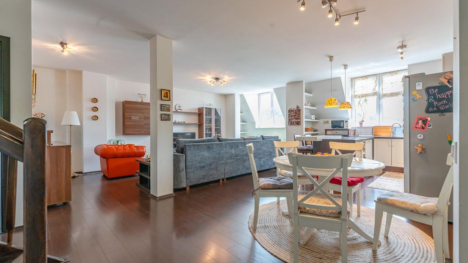 Apartament 5 camere dispus pe doua nivele in zona Brasovul Vechi - Poză 1