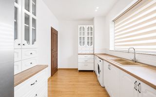 Vilă individuală cu piscină proprie | 3 locuri de parcare | - Poză 19