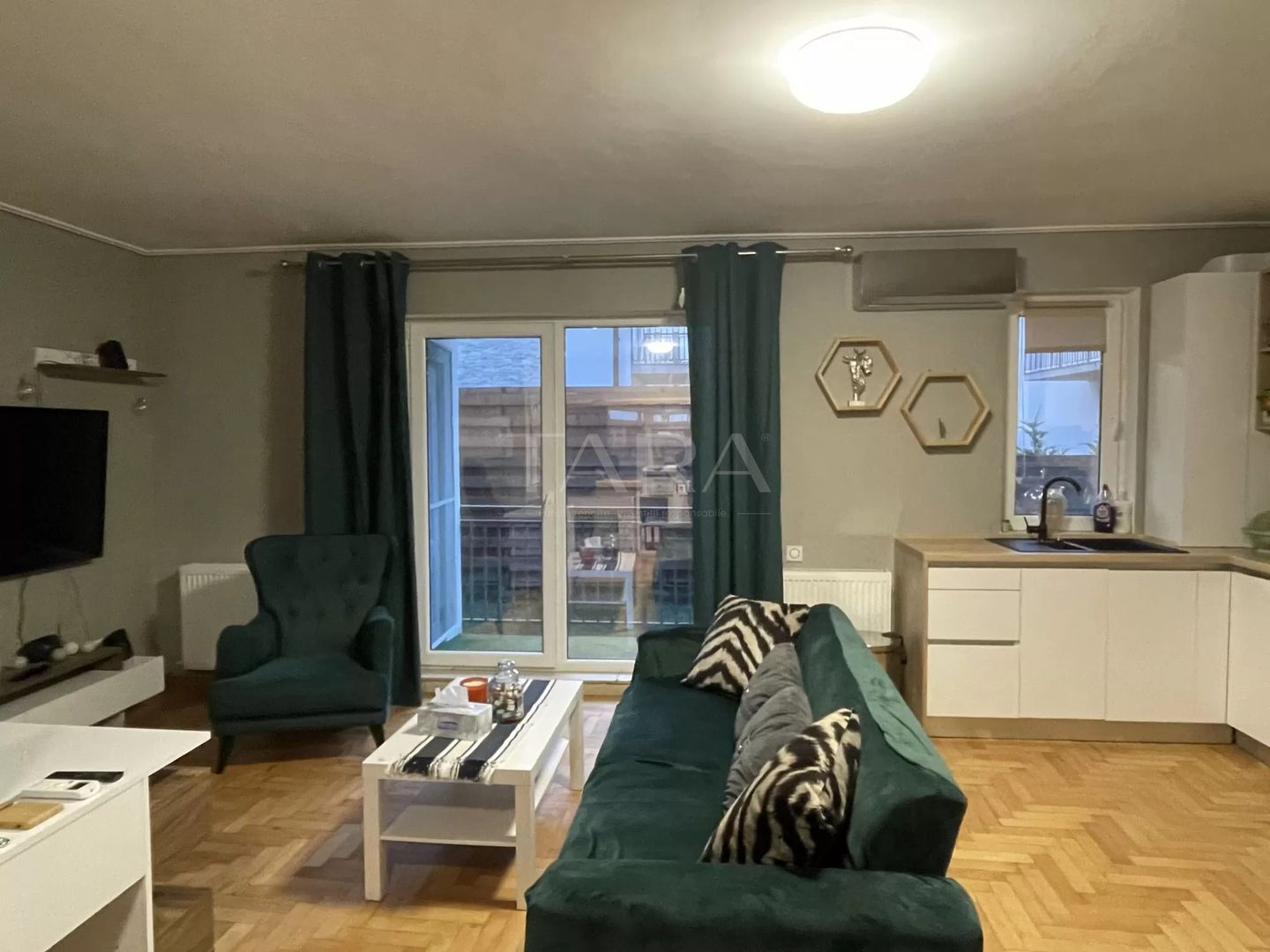 Apartament 3 camere, Floresti - Poză 2