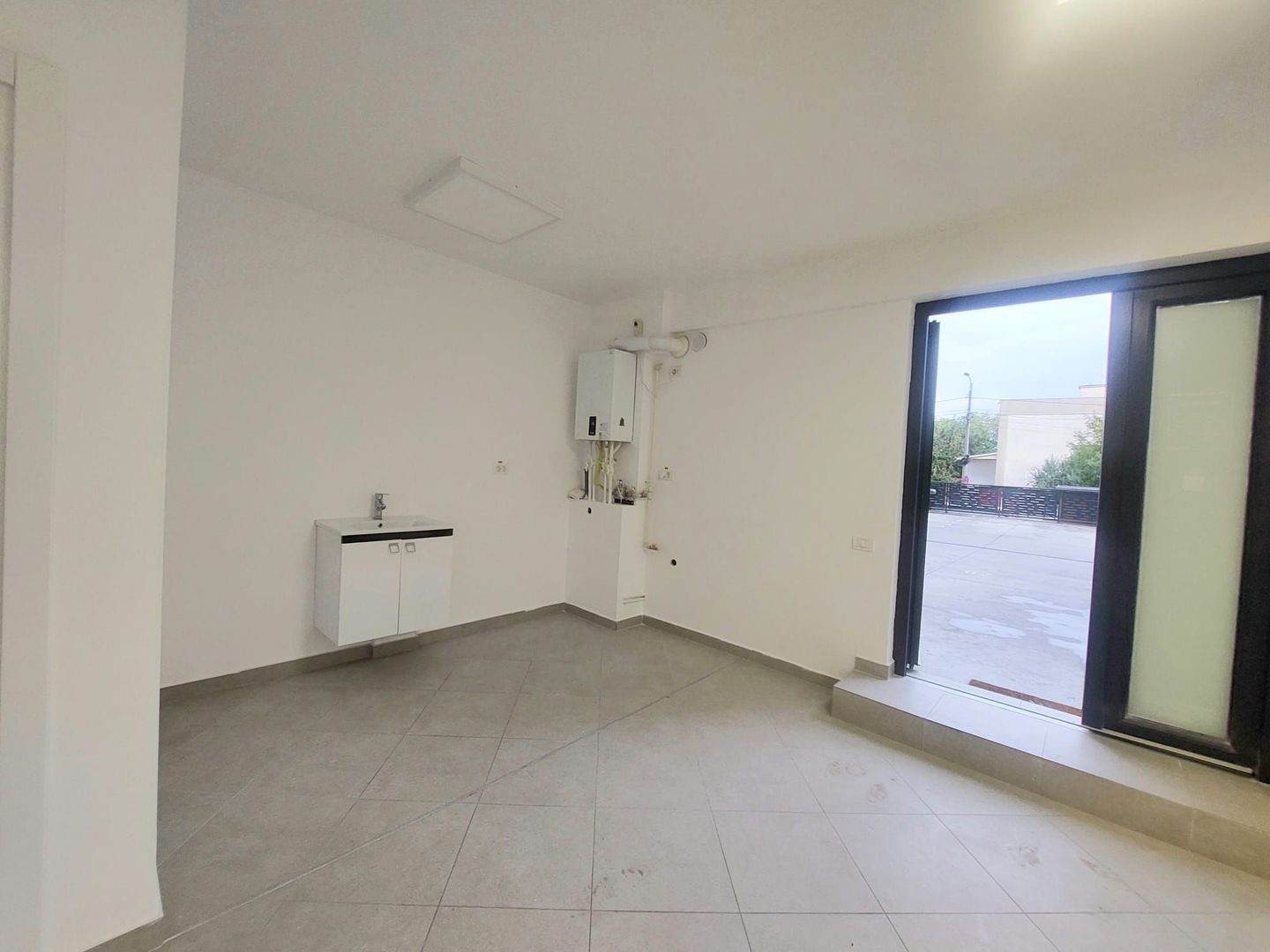 Spatiu Comercial 75 mp, Valea Cascadelor- Kaufland- Autogara Militari - Poză 4