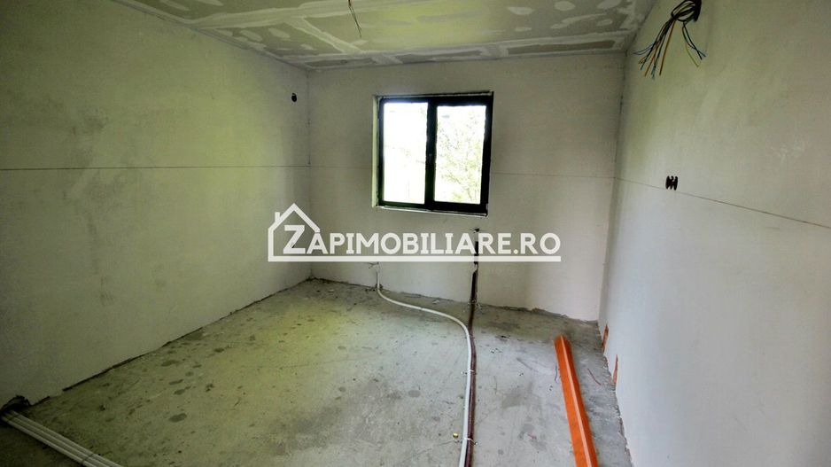 Casa 5 camere pe 1 nivel cu garaj si gard 176mp,1400mp teren - Poză 7