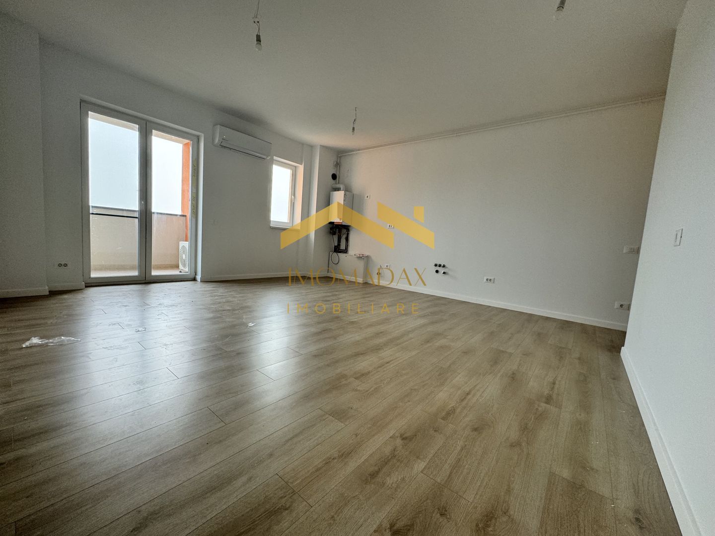 Aradului-Apartament 3 Camere-Centrala Proprie - Poză 1