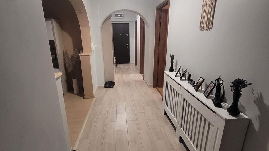 ageuropa.ro vinde apart. FINISAT cu 4 cam 84mp etajul 1 în Carpați 2 - Poză 8