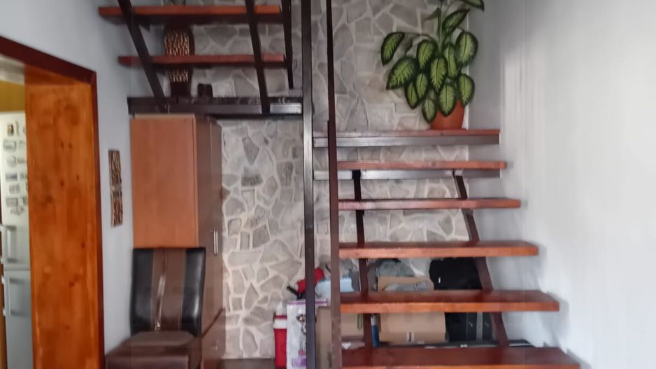Casa cu etaj 113 mp utili curte libera 350mp garaj cu pod Gusterita - Poză 8
