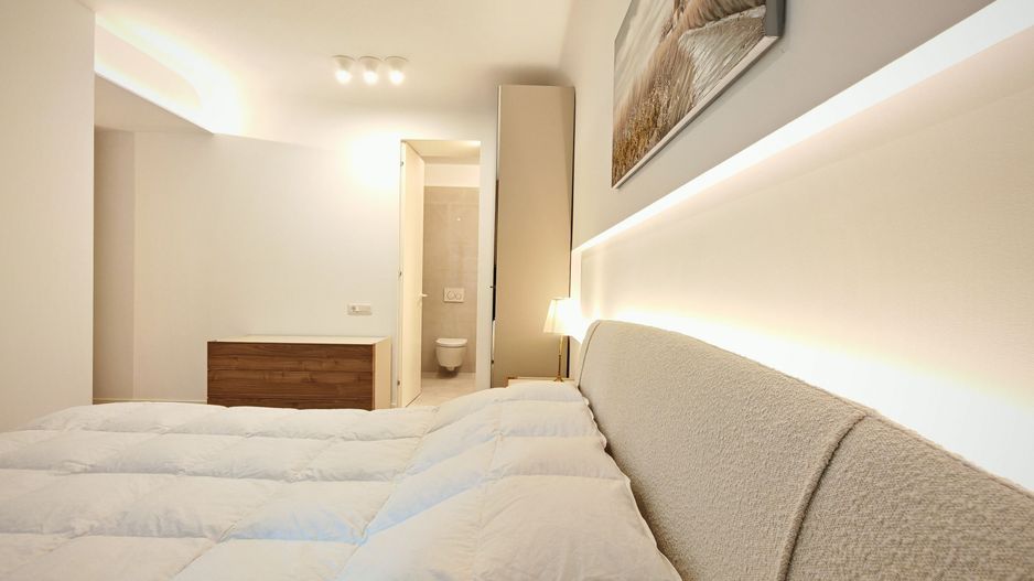 De inchiriat apartament 3 camere, mobilat/utilat complet si parcare - Poză 8