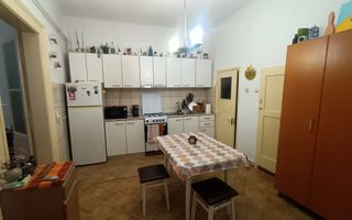 De vanzare! Apartament spatios la curte, zona centrala - Poză 6