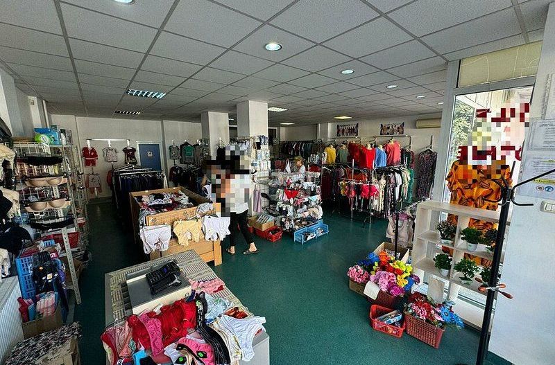 Spatiul comercial cu vitrina, vad excelent trafic, Fortuna Arad - Poză 1