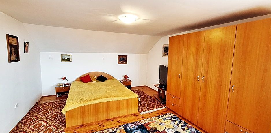 Casa de vacanta/locuit permanent in Podul Olt la 20min de Brasov - Poză 10