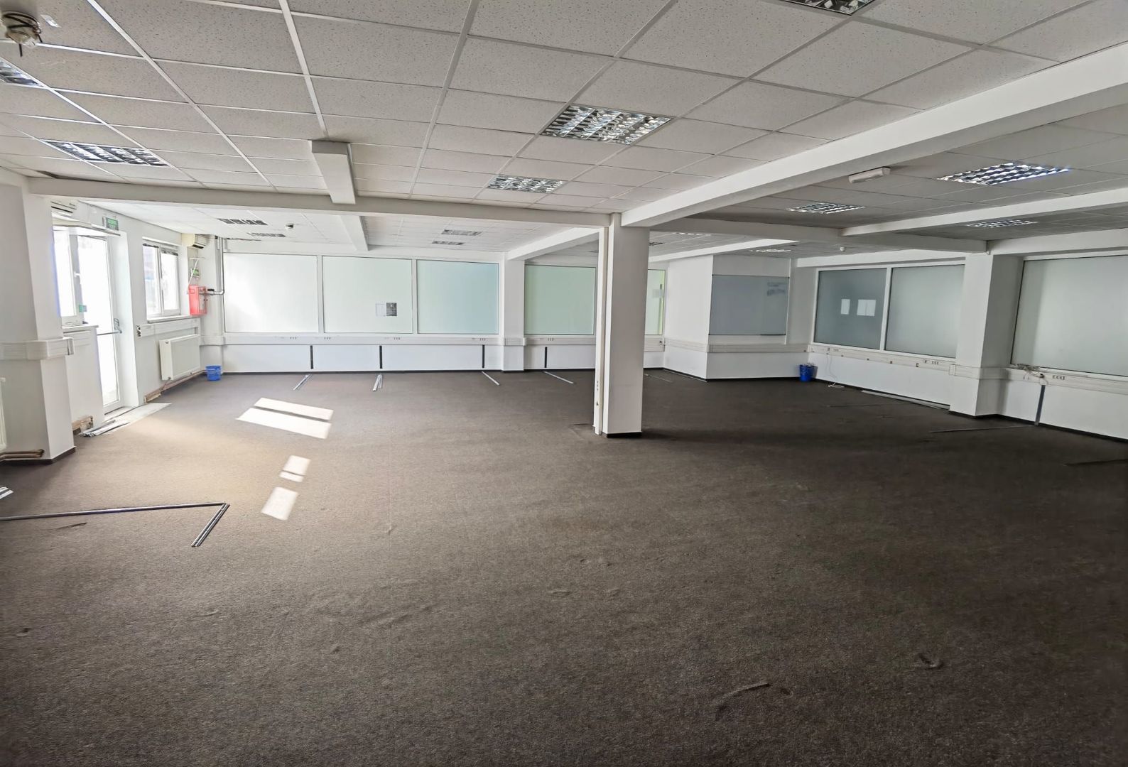 Spatii birouri/servicii - Poză 36