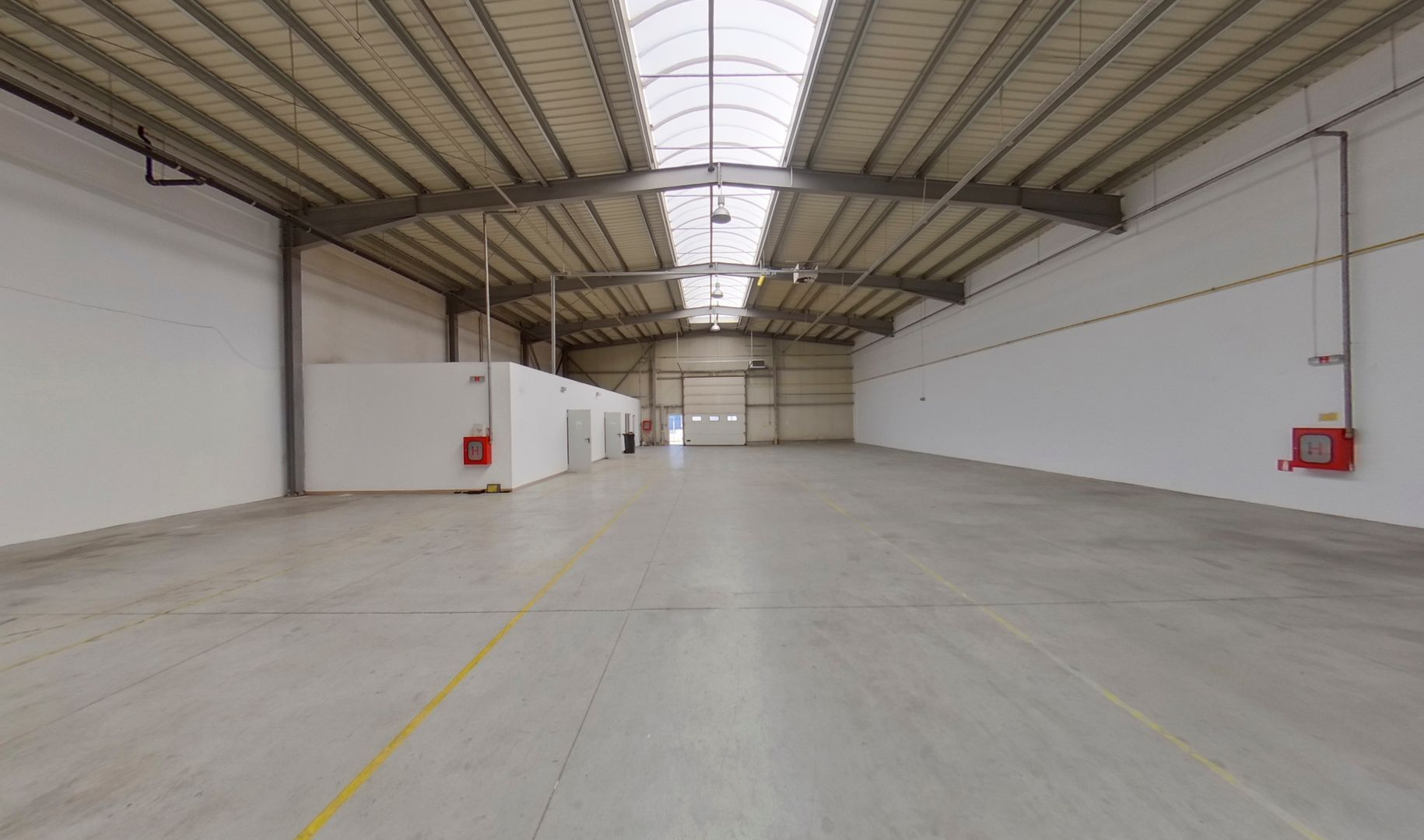 Hală industrială de închiriat 856 mp - Poză 2