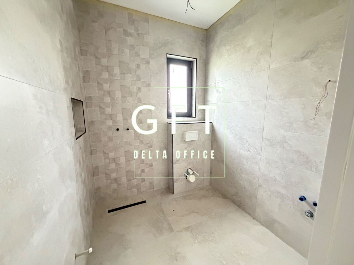 Casa de vanzare, 4 camere, zona Nord, Utrafinisata!!! - Poză 14