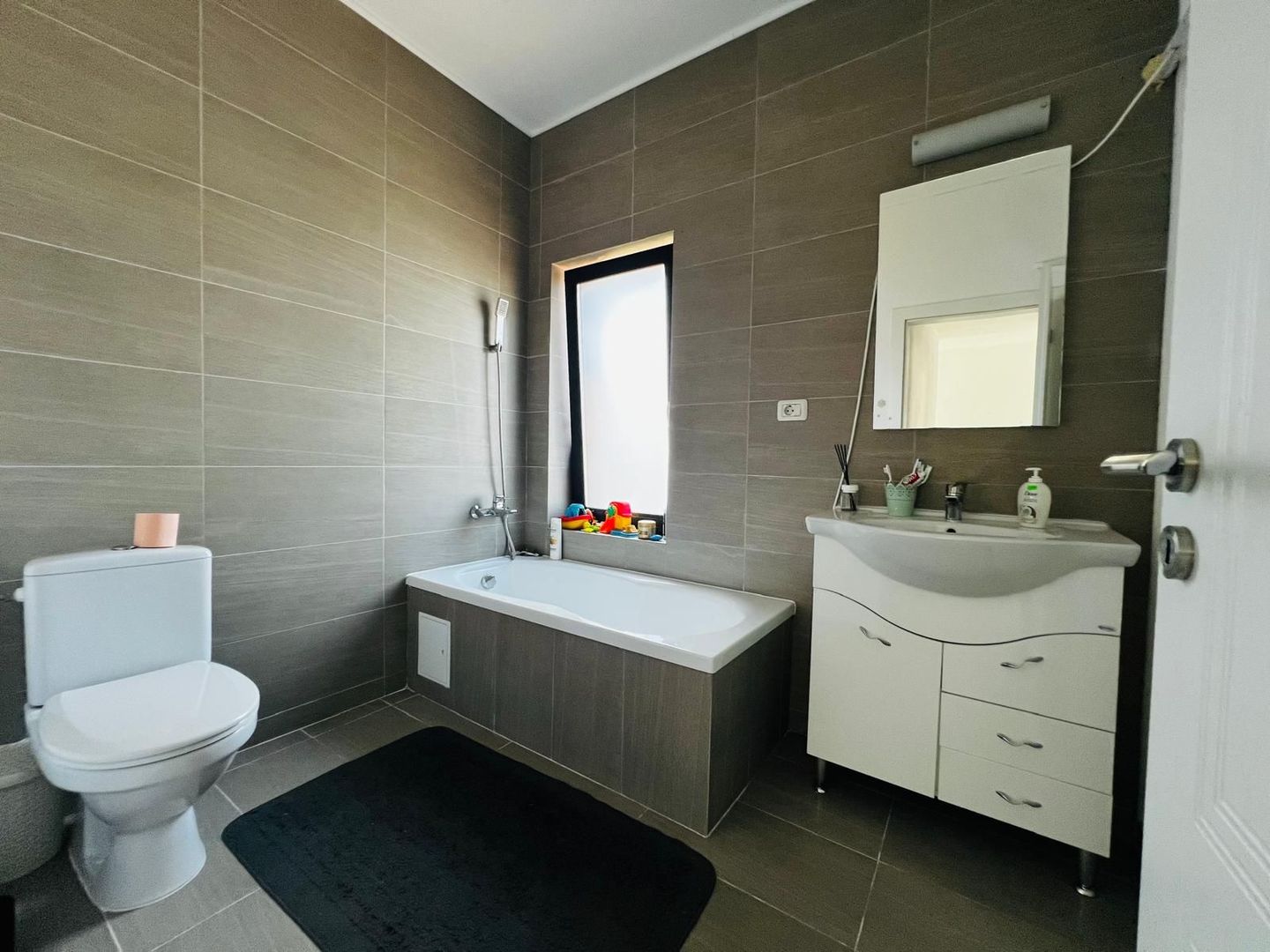 Duplex cu 4 camere, amplasament excelent |Dumbrăvița| - Poză 9