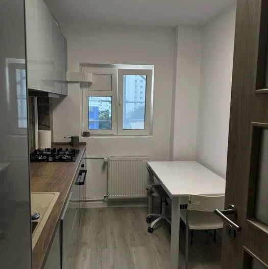 Apartament renovat complet  //  utilat  //  vedere panoramica - Poză 6