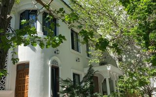 Vila de vanzare  cu acces dublu -zona ARCUL DE TRIMUF-PARCARE - Poză 1