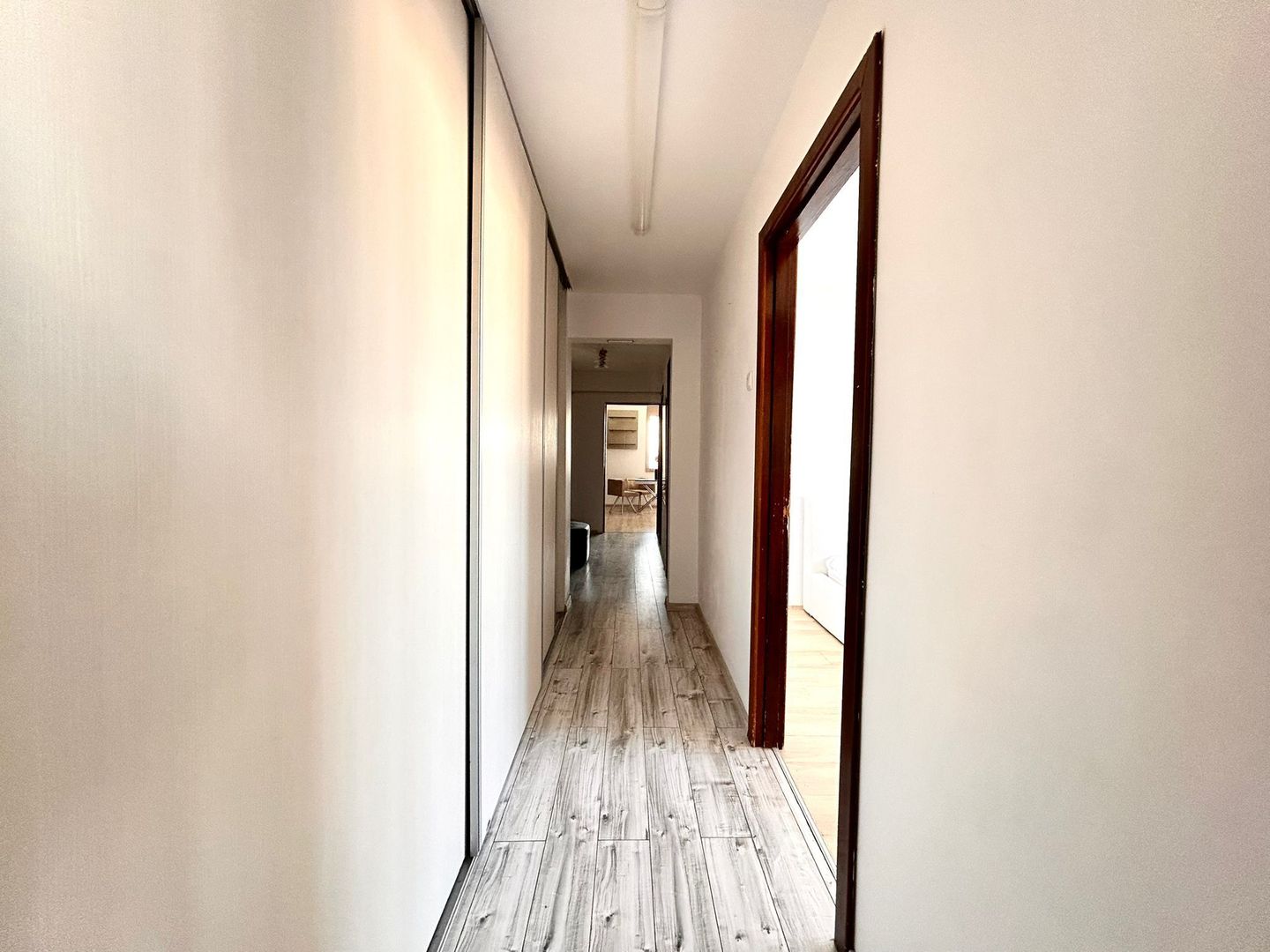 Apartament cu 3 camere decomandat cu panorama - Poză 4