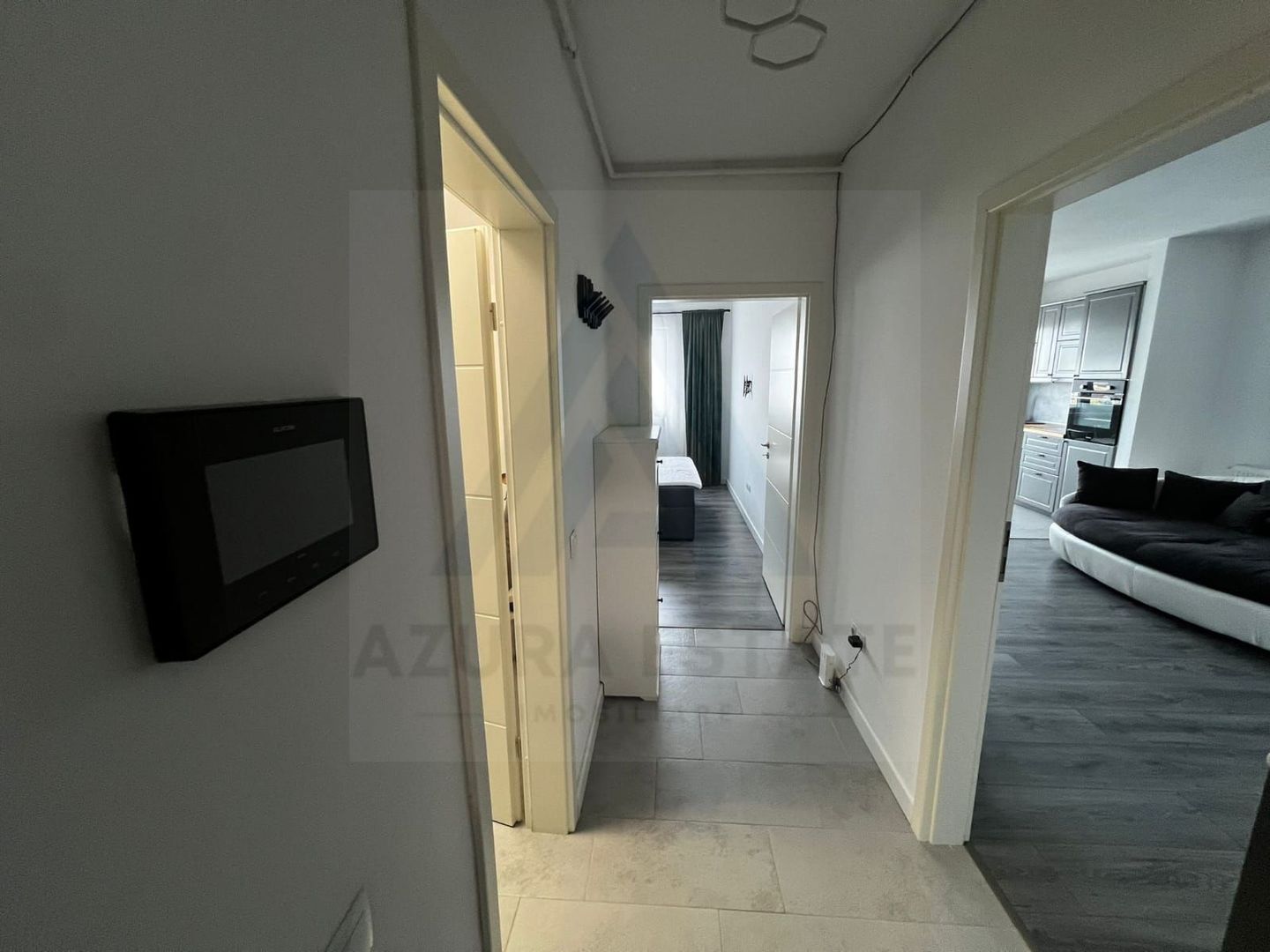 Apartament modern 2 camere etaj 3 lift si parcare pe Calea Surii Mici - Poză 5